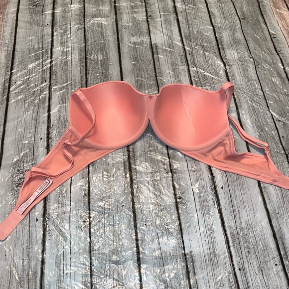 Victoria’s Secret Demi Bra - Picture 7 of 8